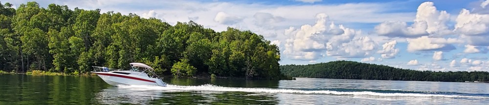 Boating on Norfork Lake