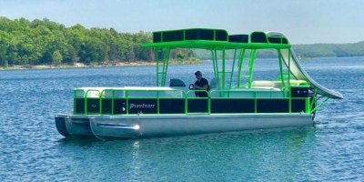 Pontoon boat on Norfork Lake