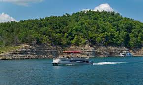 Pontoon boat on Norfork Lake