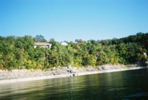 House on bluff over Norfork Lake